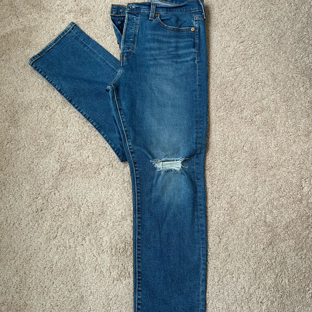 Levi's Women’s Wedgie Straight Distressed Jean